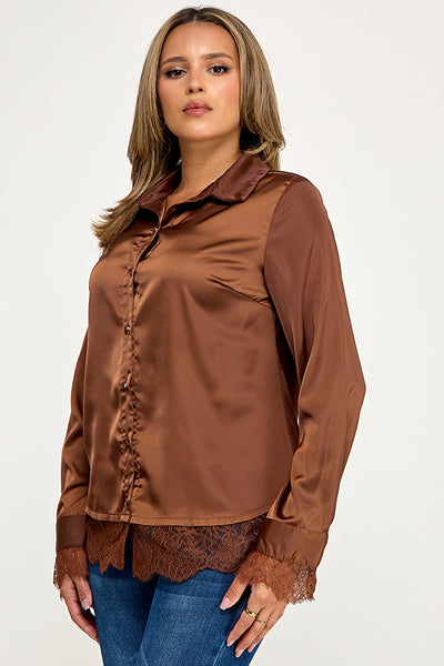 Blusa café botón encaje