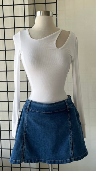 BLUSA BLANCA MANGA LARGA HOMBRO ABIERTO