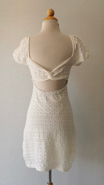 VESTIDO TEJIDO BLANCO SIN ESPALDA