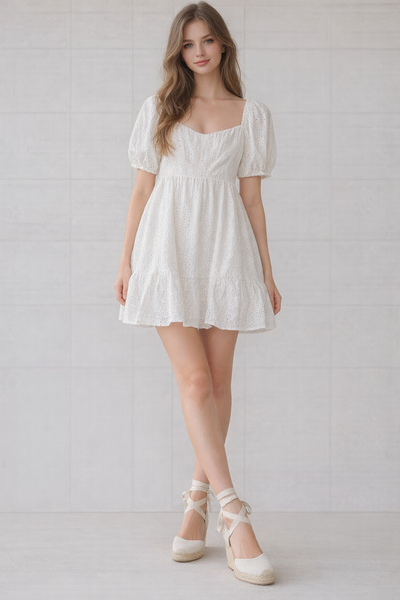VESTIDO BLANCO TELA BORDADA MANGAS