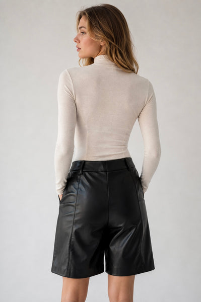 Shorts negro piel