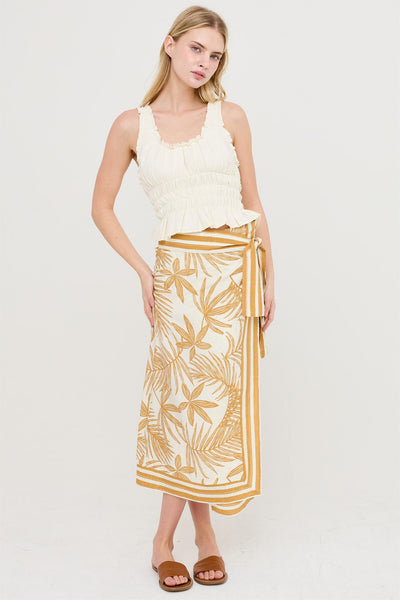 Falda beige a media pierna