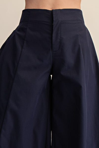 Pantalón azul suelto