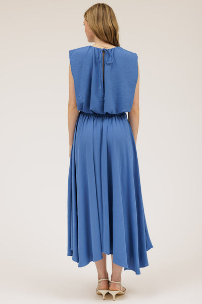 Falda azul obscuro a media pierna