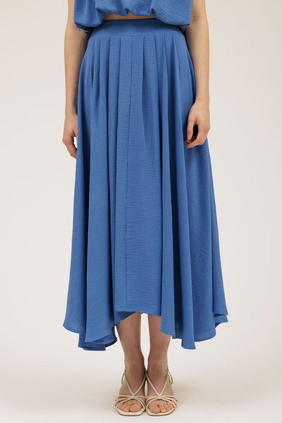 Falda azul obscuro a media pierna