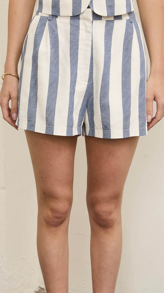 Shorts azul rayas