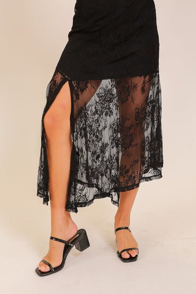 Falda negra encaje a media pierna
