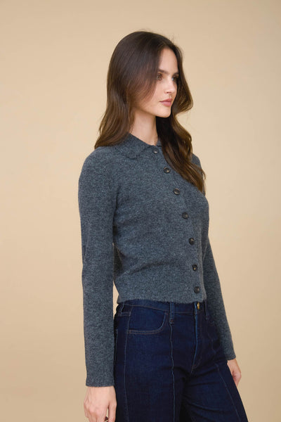 Suéter gris botones