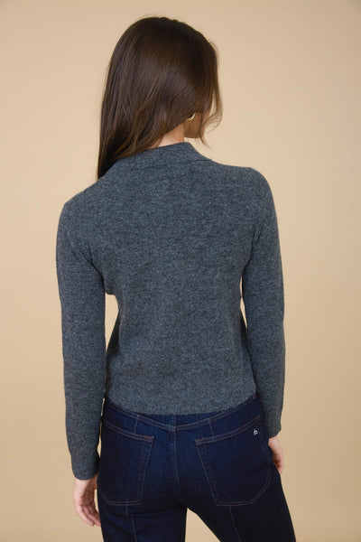 Suéter gris botones