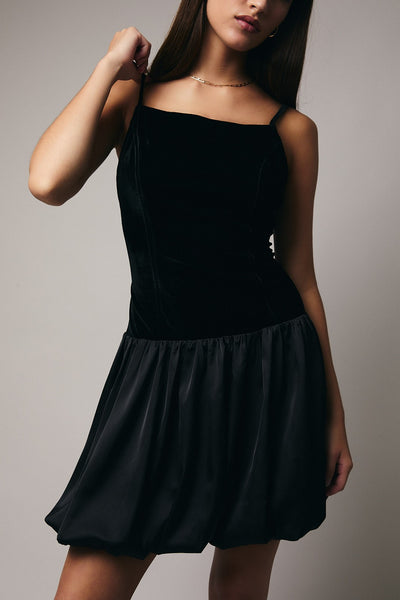 Vestido negro burbuja