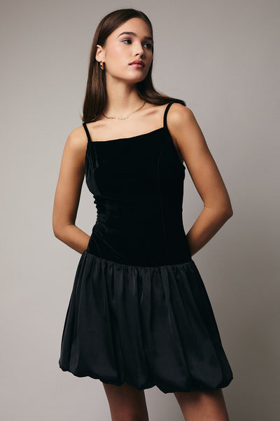 Vestido negro burbuja