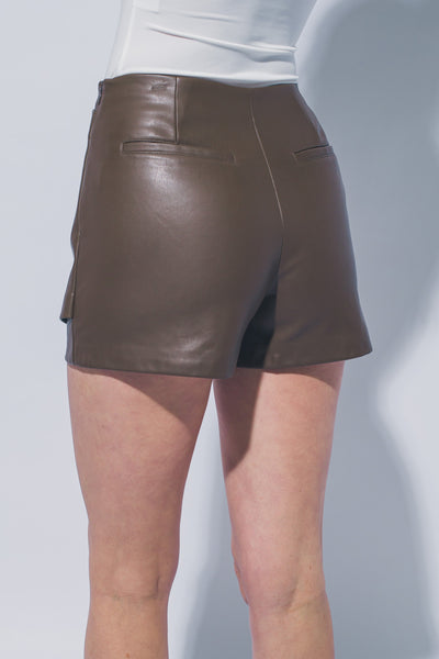 Falda shorts café piel