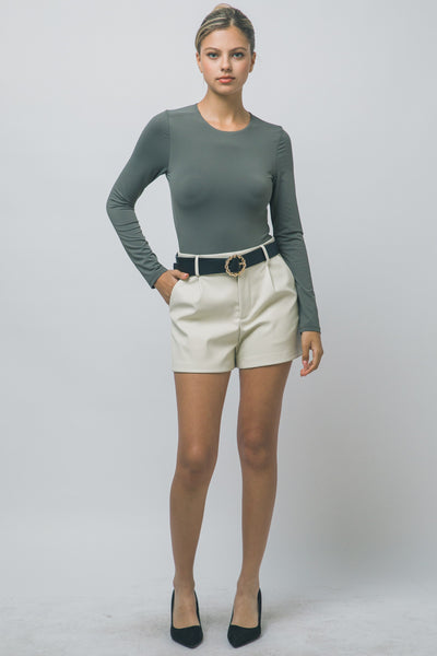Shorts blanco cinto