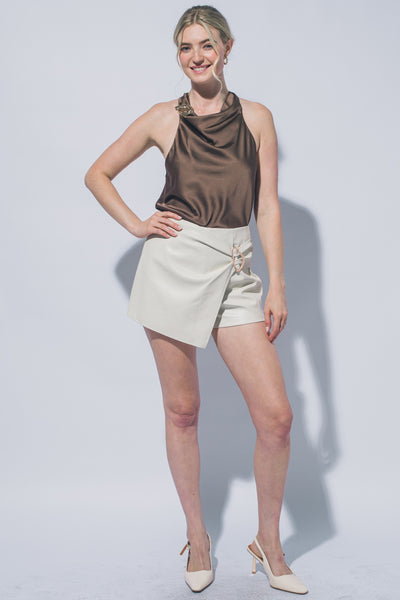 Falda shorts beige cruzado piel