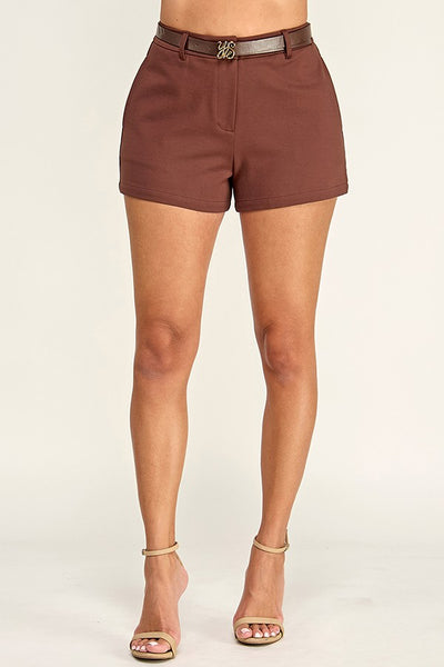 Shorts café cinto