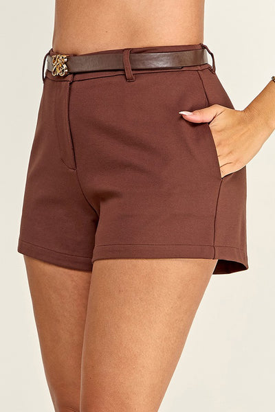 Shorts café cinto
