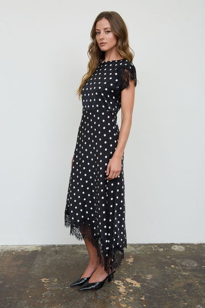 Vestido negro lunares