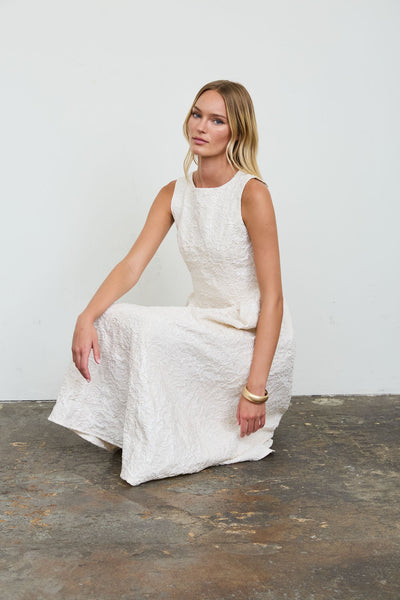 Vestido beige a media pierna
