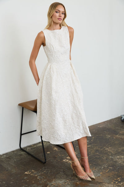 Vestido beige a media pierna