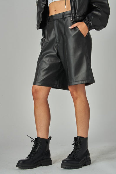 Shorts negro piel