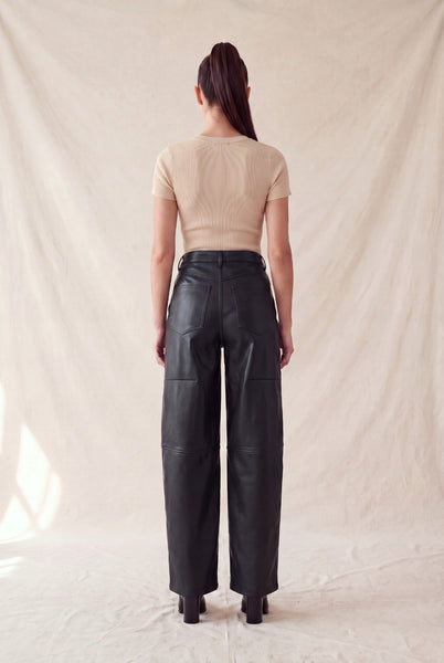 Pantalón  negro piel