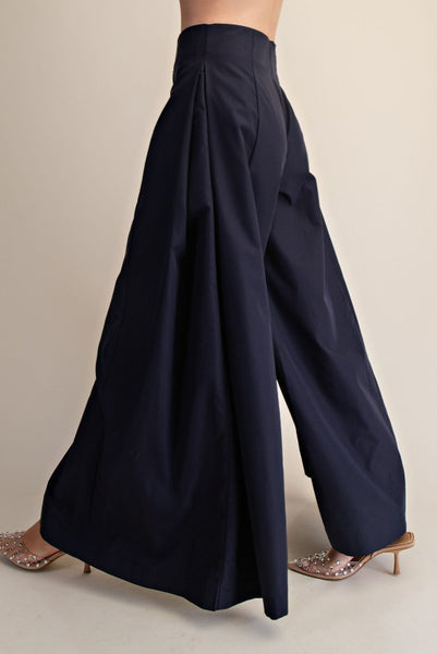 Pantalón azul suelto