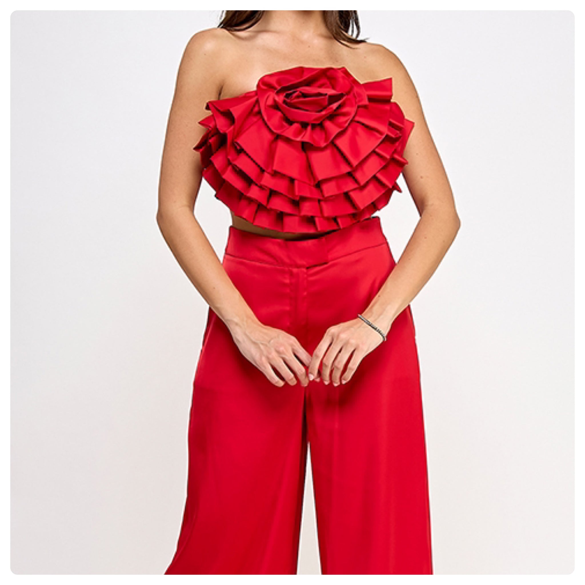 Conjunto rojo flor