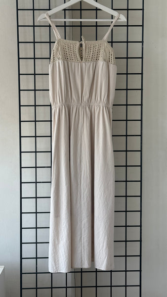 VESTIDO BEIGE TEJIDO CUELLO