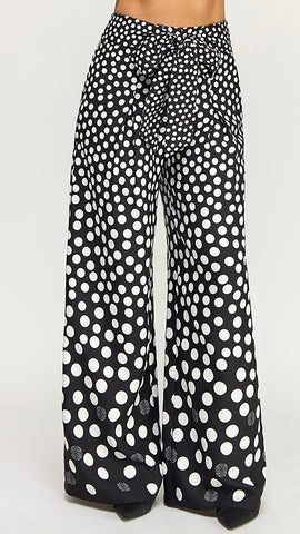 Pantalon negro lunares