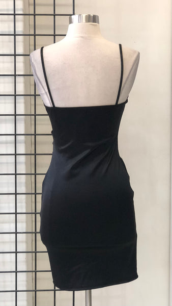 Vestido negro cruzado