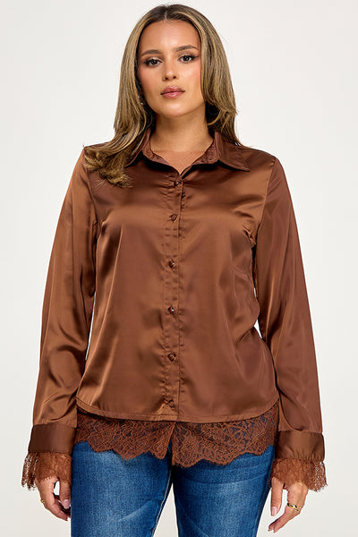 Blusa café botón encaje