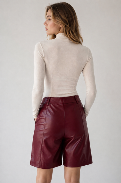 Shorts vino piel