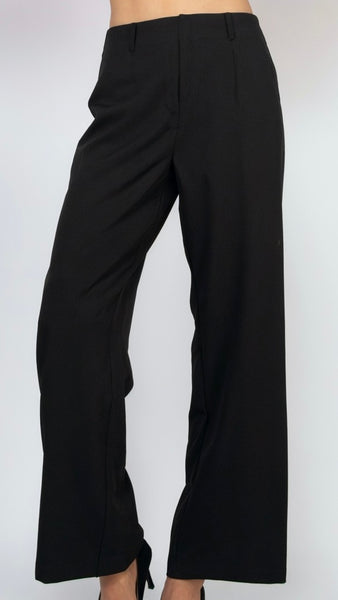 Pantalón negro básico