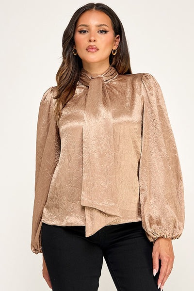 Blusa beige cuello