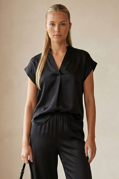 Blusa negra satín