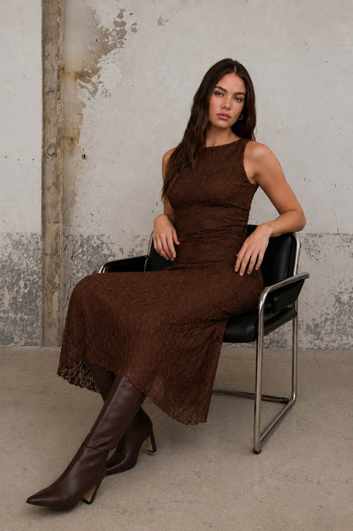 Vestido café a media pierna
