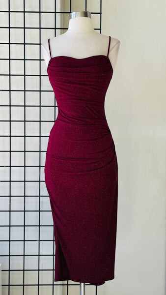 Vestido vino brillos a media pierna