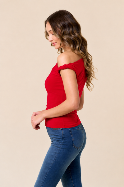 Blusa roja hombro