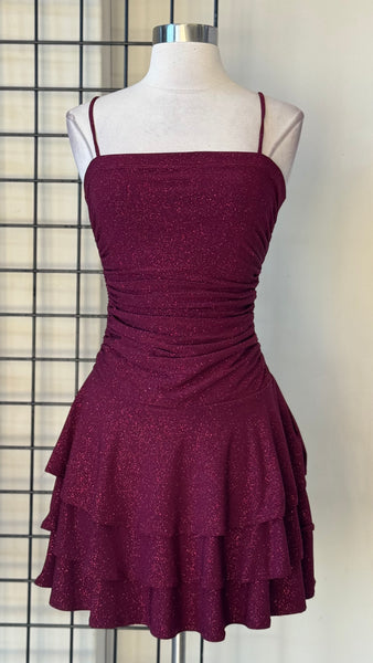 Vestido vino corrugado brillos