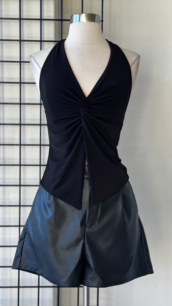 Blusa negra cruz halter