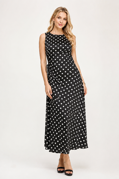 Vestido negro puntos a media pierna