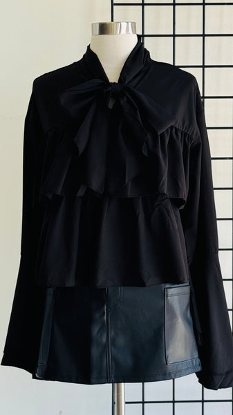 Blusa negra moño corbata