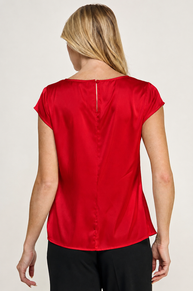 Blusa roja flor