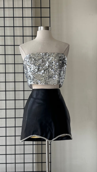 Falda negra piel diamante