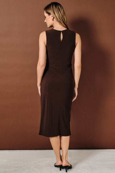 Vestido café a media pierna