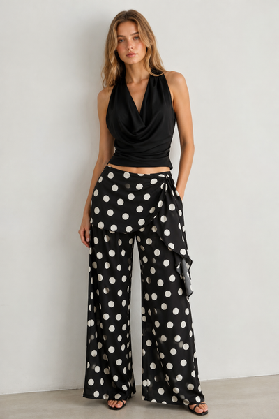 Pantalón negro lunares