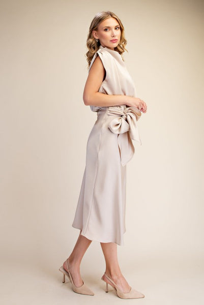Vestido beige a media pierna