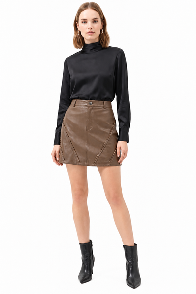 Falda camel remache