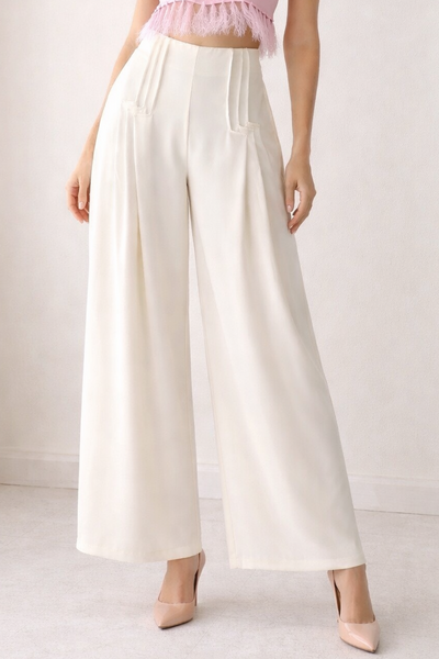 Pantalón beige cuadrado