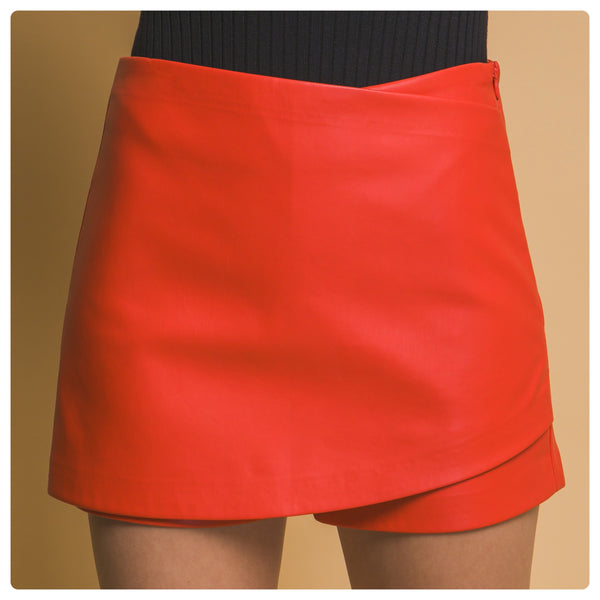 Falda shorts rojo piel cerrado